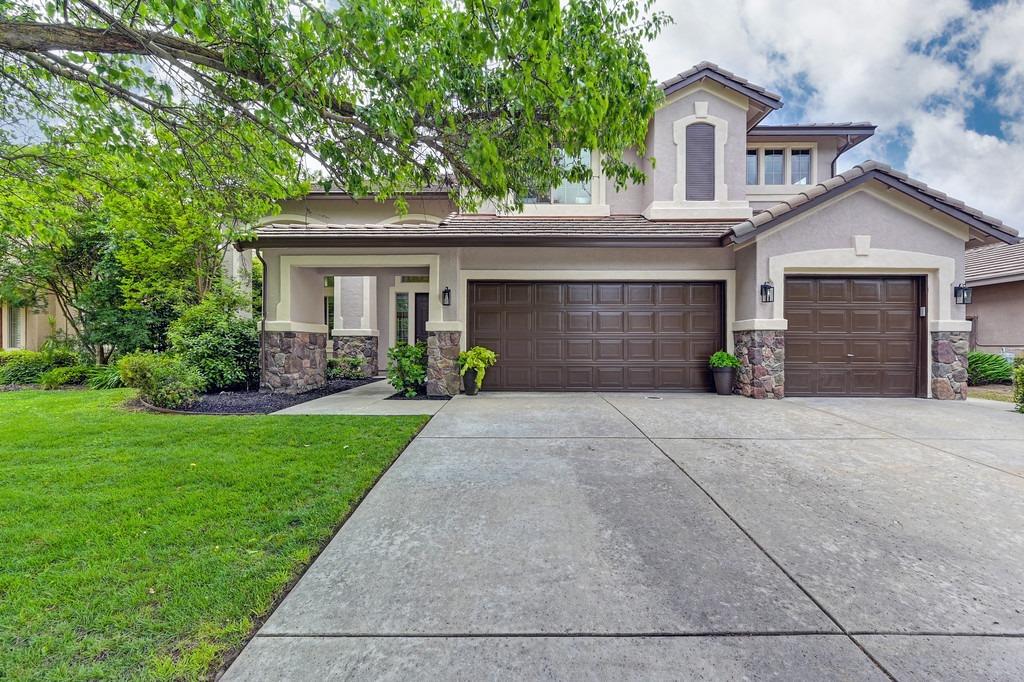 Detail Gallery Image 1 of 84 For 260 Woodhaven Pl, West Sacramento,  CA 95605 - 5 Beds | 3 Baths