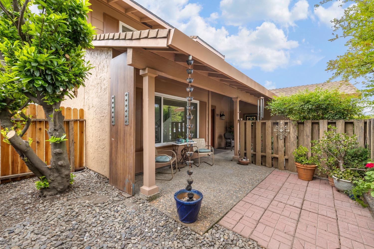 Detail Gallery Image 5 of 40 For 737 Heather Ln, Woodland,  CA 95695 - 4 Beds | 2/1 Baths