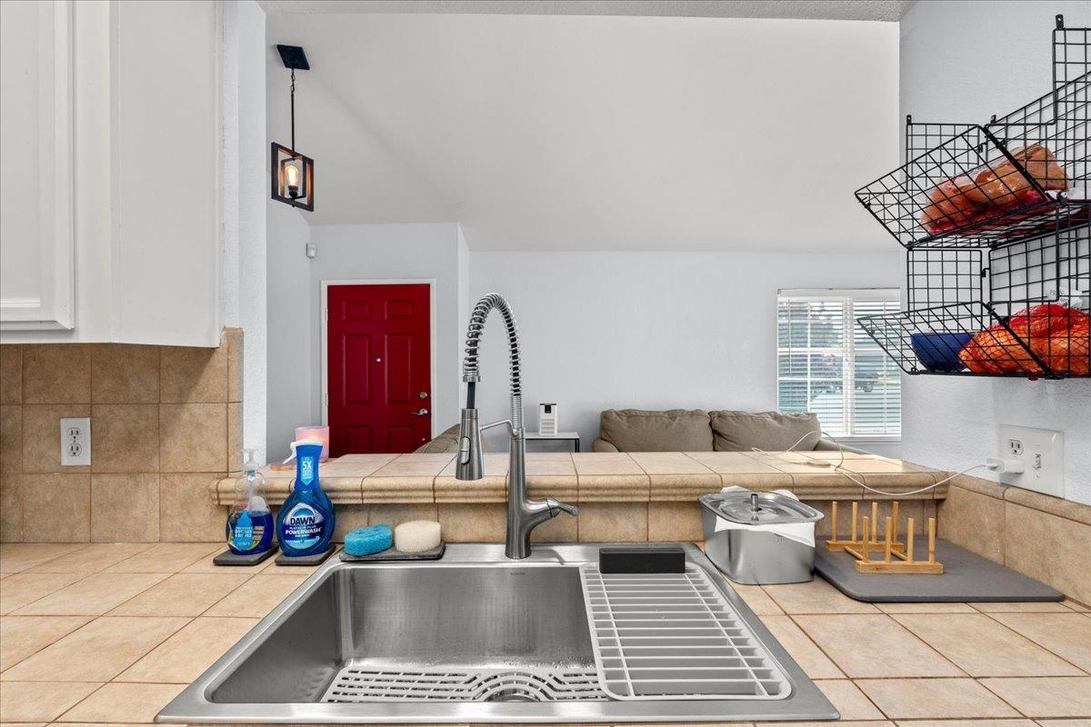 Detail Gallery Image 12 of 27 For 1496 Waterwheel Dr, Sacramento,  CA 95833 - 3 Beds | 2 Baths