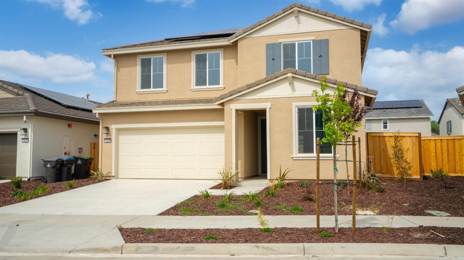 Detail Gallery Image 3 of 40 For 1035 Jarup Dr, Lathrop,  CA 95330 - 4 Beds | 3 Baths