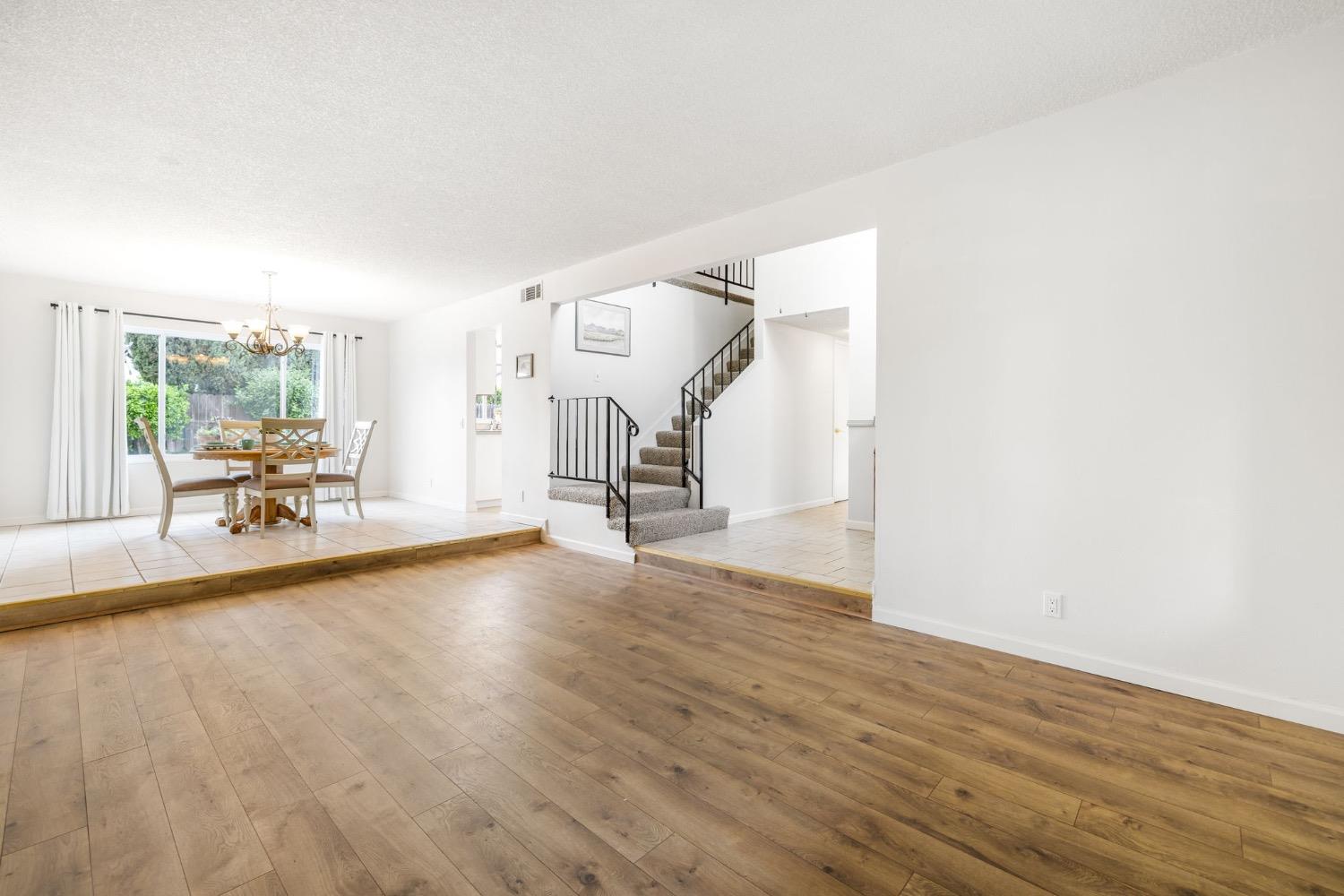 Detail Gallery Image 11 of 40 For 737 Heather Ln, Woodland,  CA 95695 - 4 Beds | 2/1 Baths