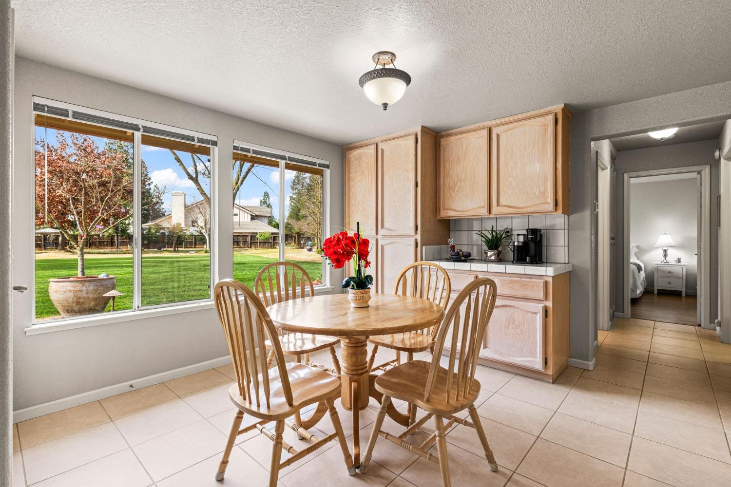Cavalletti Drive, Sacramento, California image 17