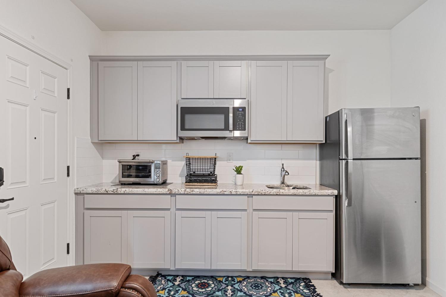 Maggie Court, Plumas Lake, California image 19