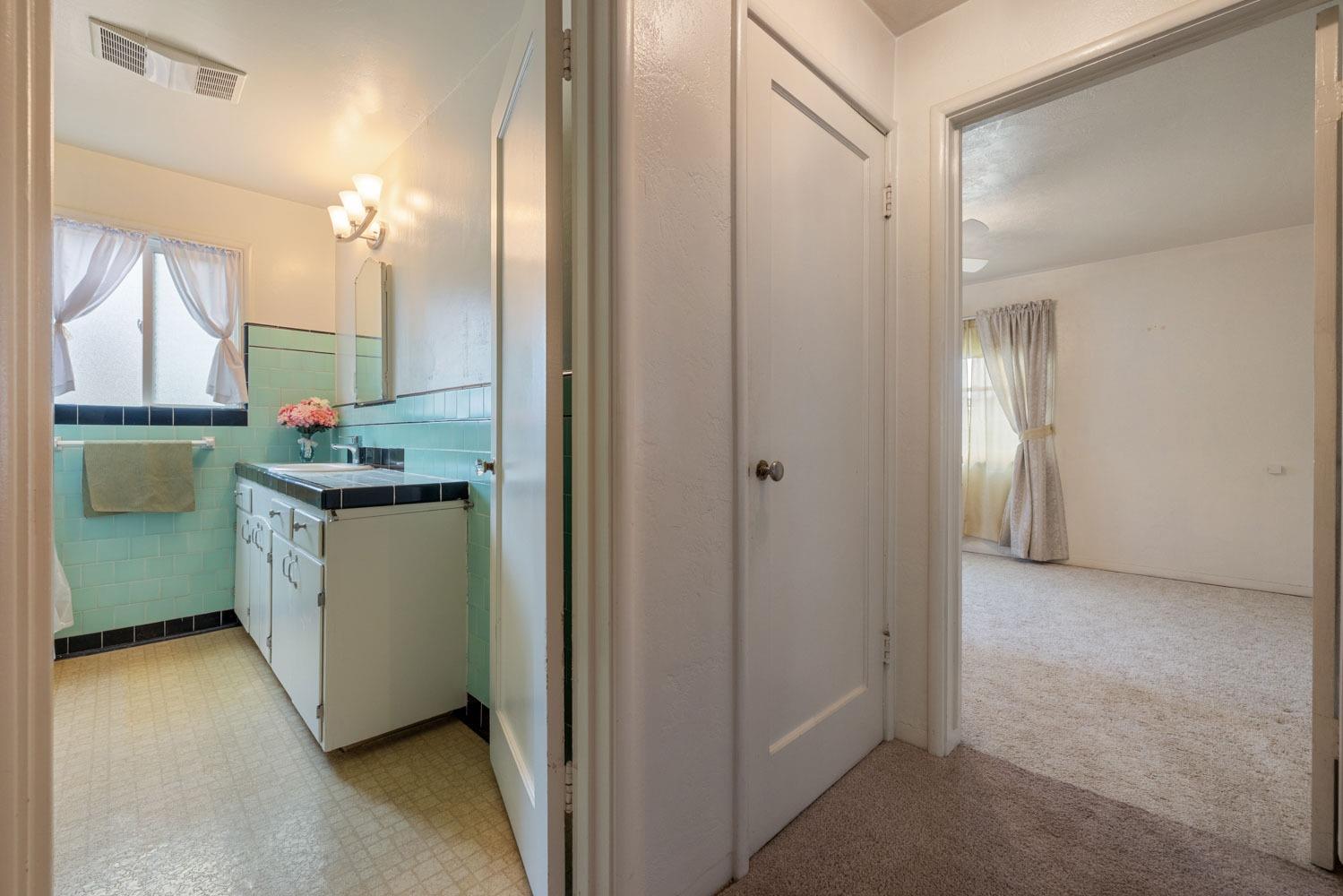 Detail Gallery Image 13 of 37 For 535 Lombardo St, Manteca,  CA 95336 - 2 Beds | 1 Baths