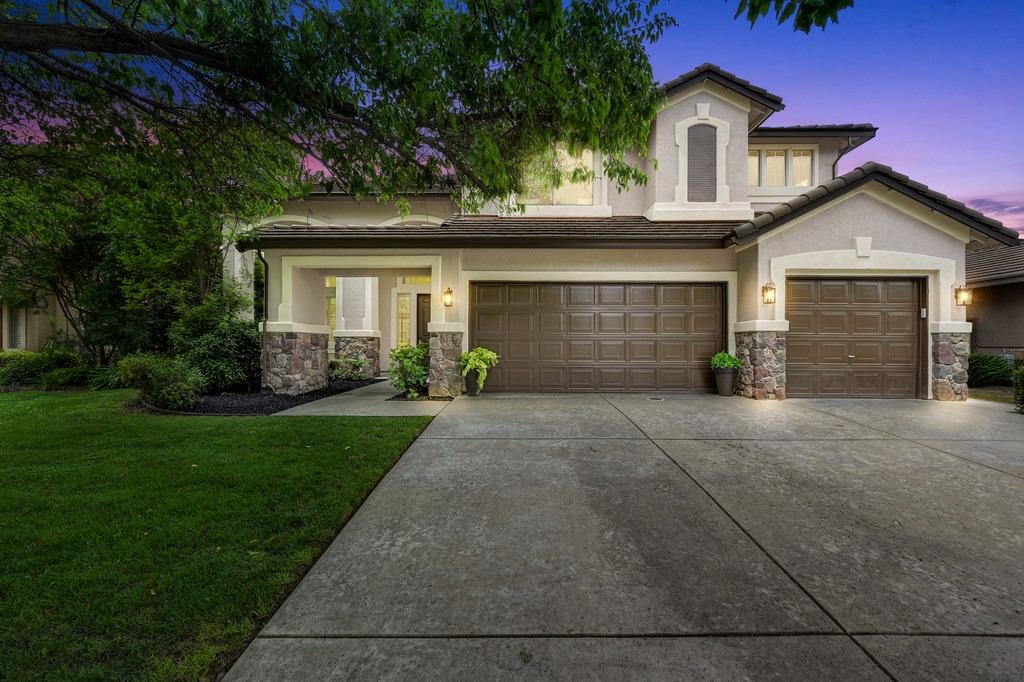 Detail Gallery Image 2 of 84 For 260 Woodhaven Pl, West Sacramento,  CA 95605 - 5 Beds | 3 Baths