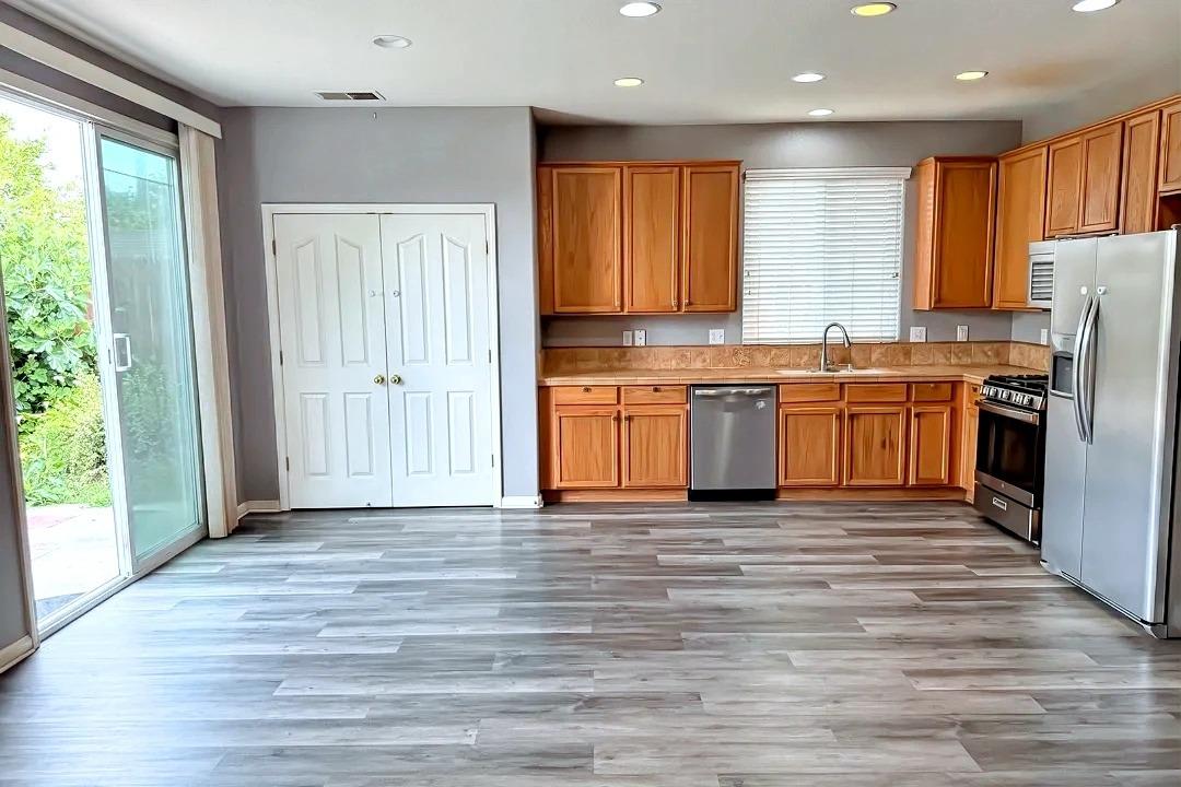 Detail Gallery Image 7 of 16 For 209 Elgin Ave, Lodi,  CA 95240 - 3 Beds | 2 Baths