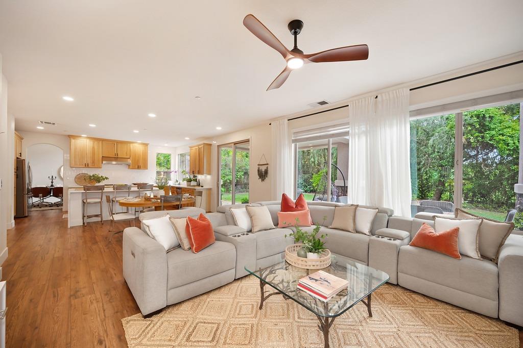 Detail Gallery Image 23 of 84 For 260 Woodhaven Pl, West Sacramento,  CA 95605 - 5 Beds | 3 Baths
