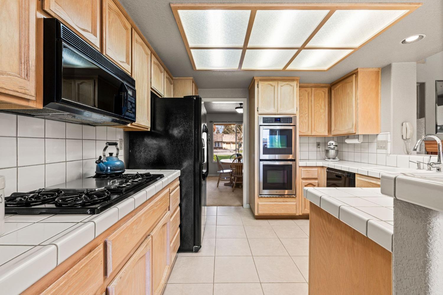 Cavalletti Drive, Sacramento, California image 16