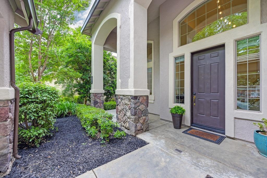 Detail Gallery Image 6 of 84 For 260 Woodhaven Pl, West Sacramento,  CA 95605 - 5 Beds | 3 Baths