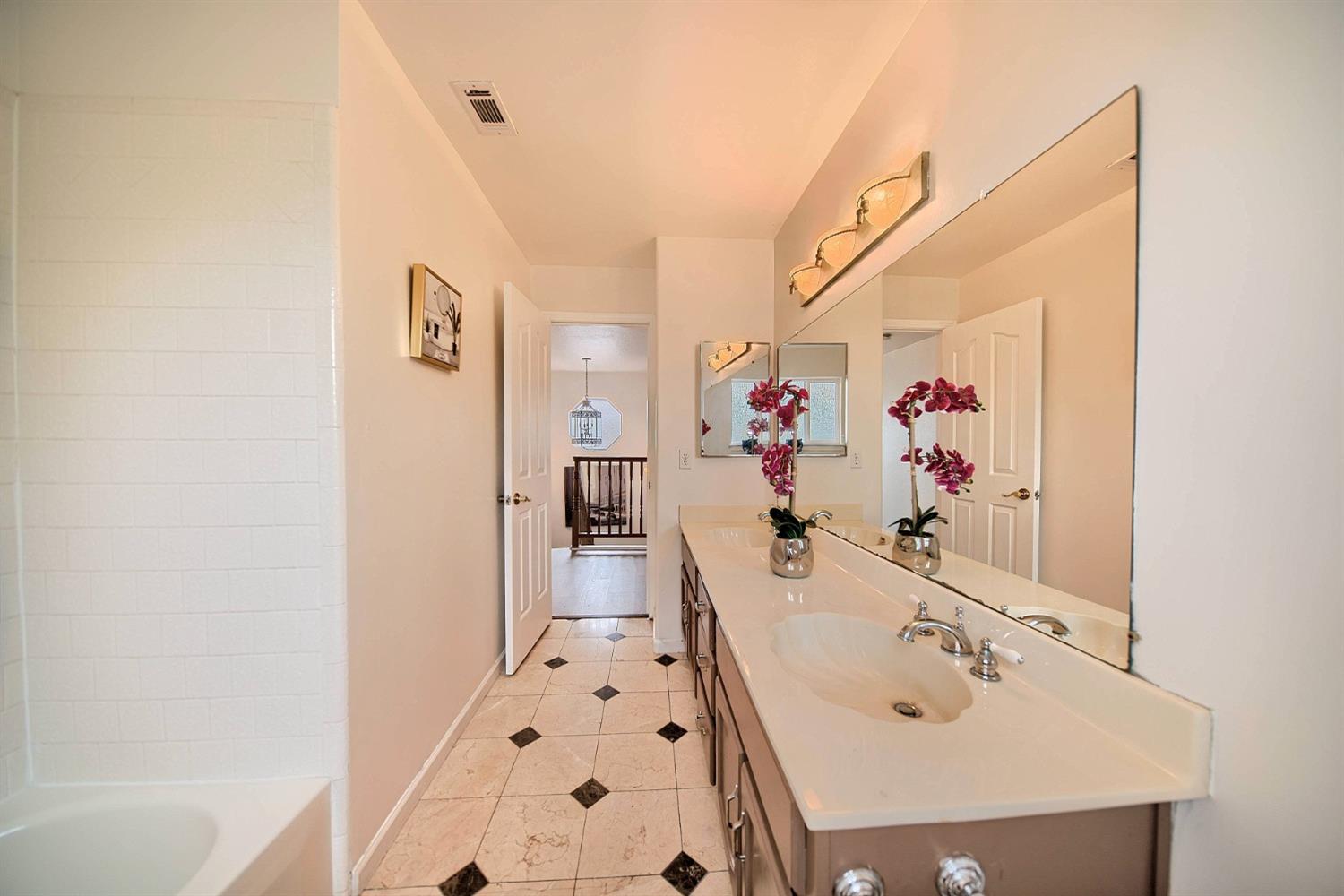Detail Gallery Image 32 of 99 For 721 Amaretto Dr, Tracy,  CA 95376 - 5 Beds | 2/1 Baths