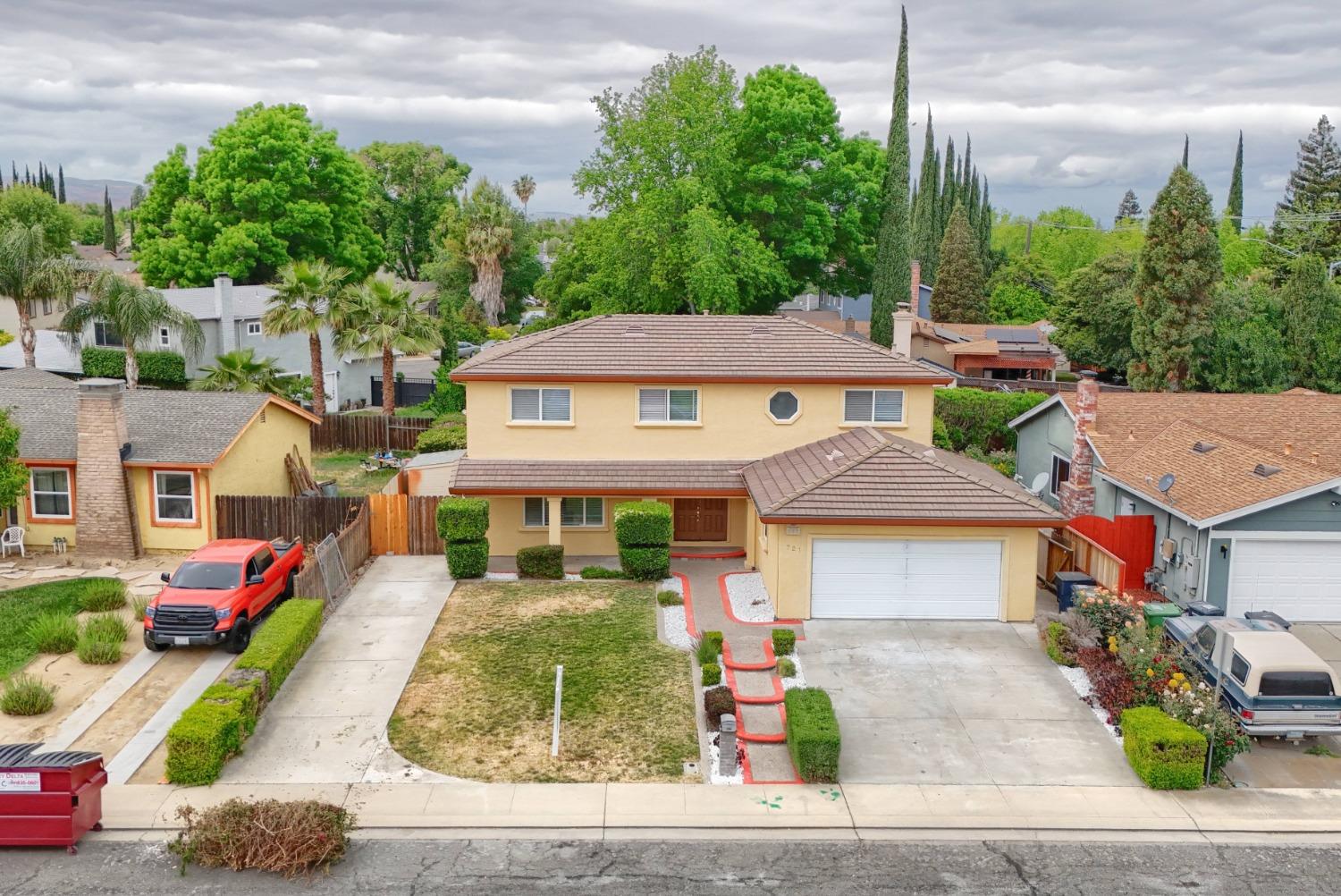 Detail Gallery Image 1 of 99 For 721 Amaretto Dr, Tracy,  CA 95376 - 5 Beds | 2/1 Baths