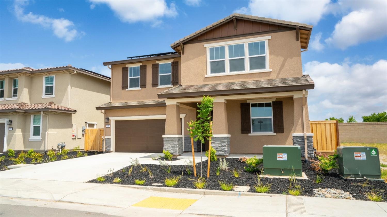 Detail Gallery Image 1 of 38 For 2220 Coral Dr, Lodi,  CA 95242 - 4 Beds | 3 Baths