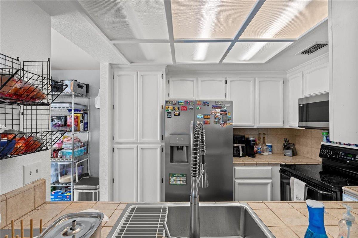 Detail Gallery Image 11 of 27 For 1496 Waterwheel Dr, Sacramento,  CA 95833 - 3 Beds | 2 Baths