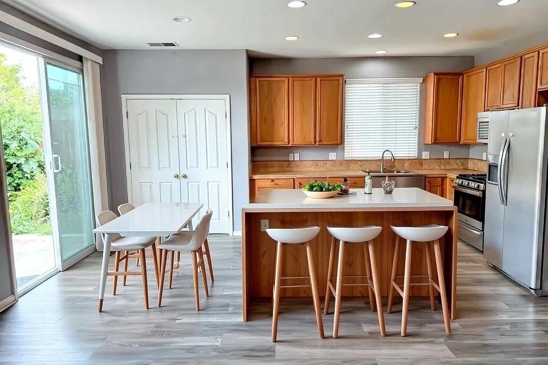Detail Gallery Image 5 of 16 For 209 Elgin Ave, Lodi,  CA 95240 - 3 Beds | 2 Baths