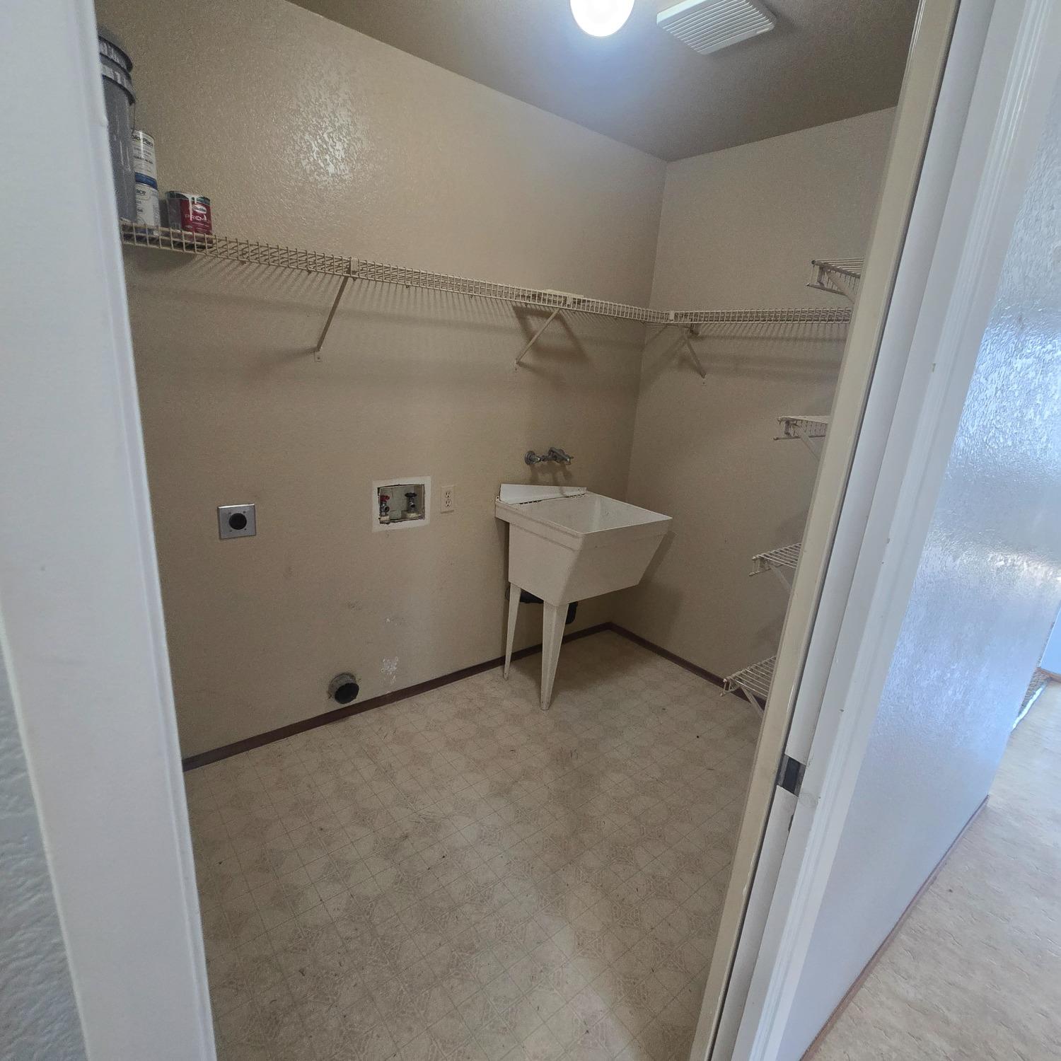Detail Gallery Image 12 of 15 For 144 Stanislaus Ave, Oakdale,  CA 95361 - 2 Beds | 1 Baths