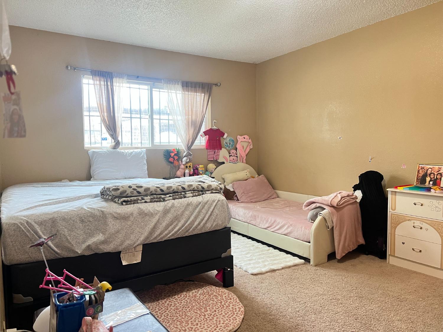 3045 Wentworth Drive, Stockton, California image 13