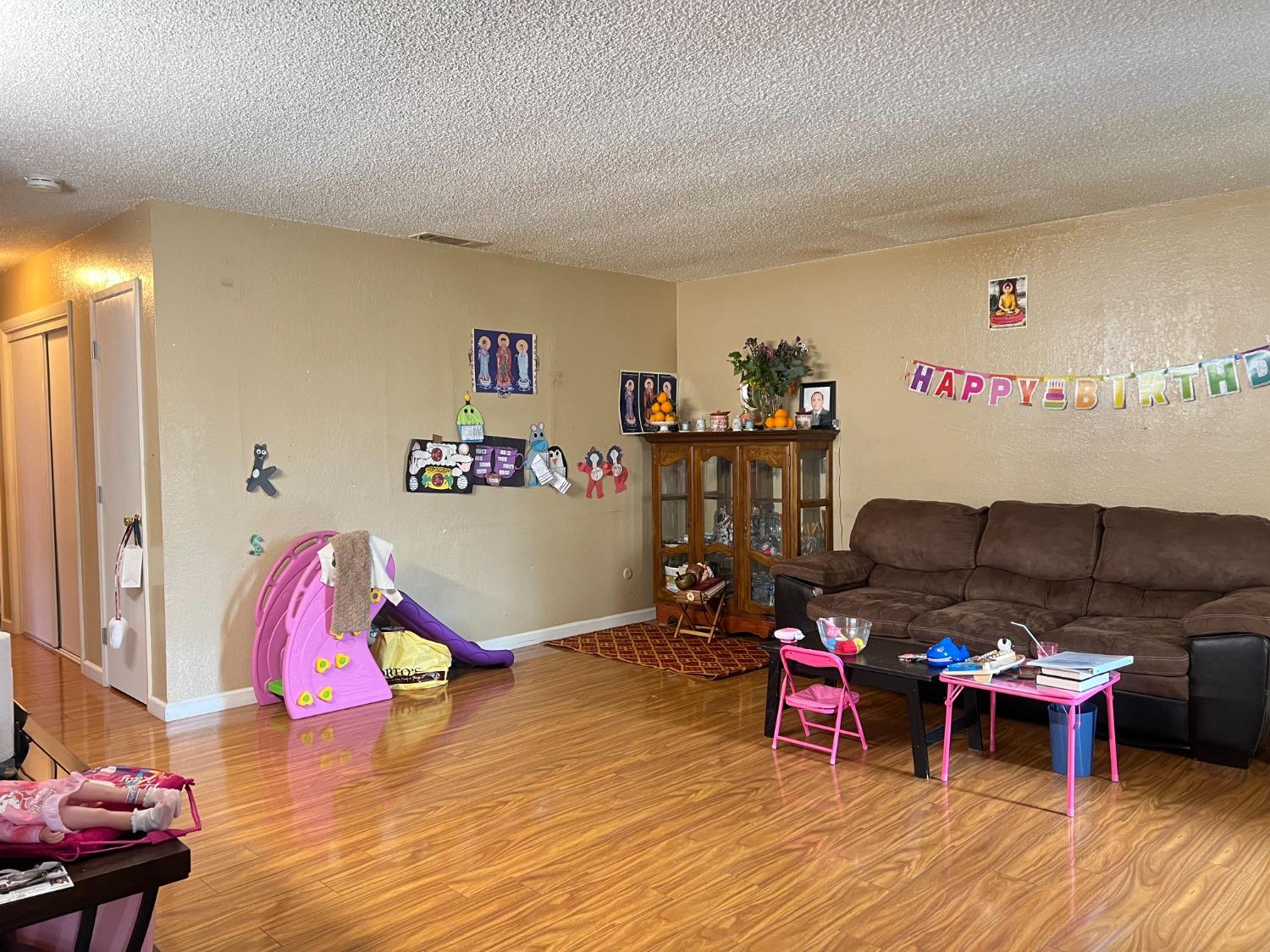 3045 Wentworth Drive, Stockton, California image 7