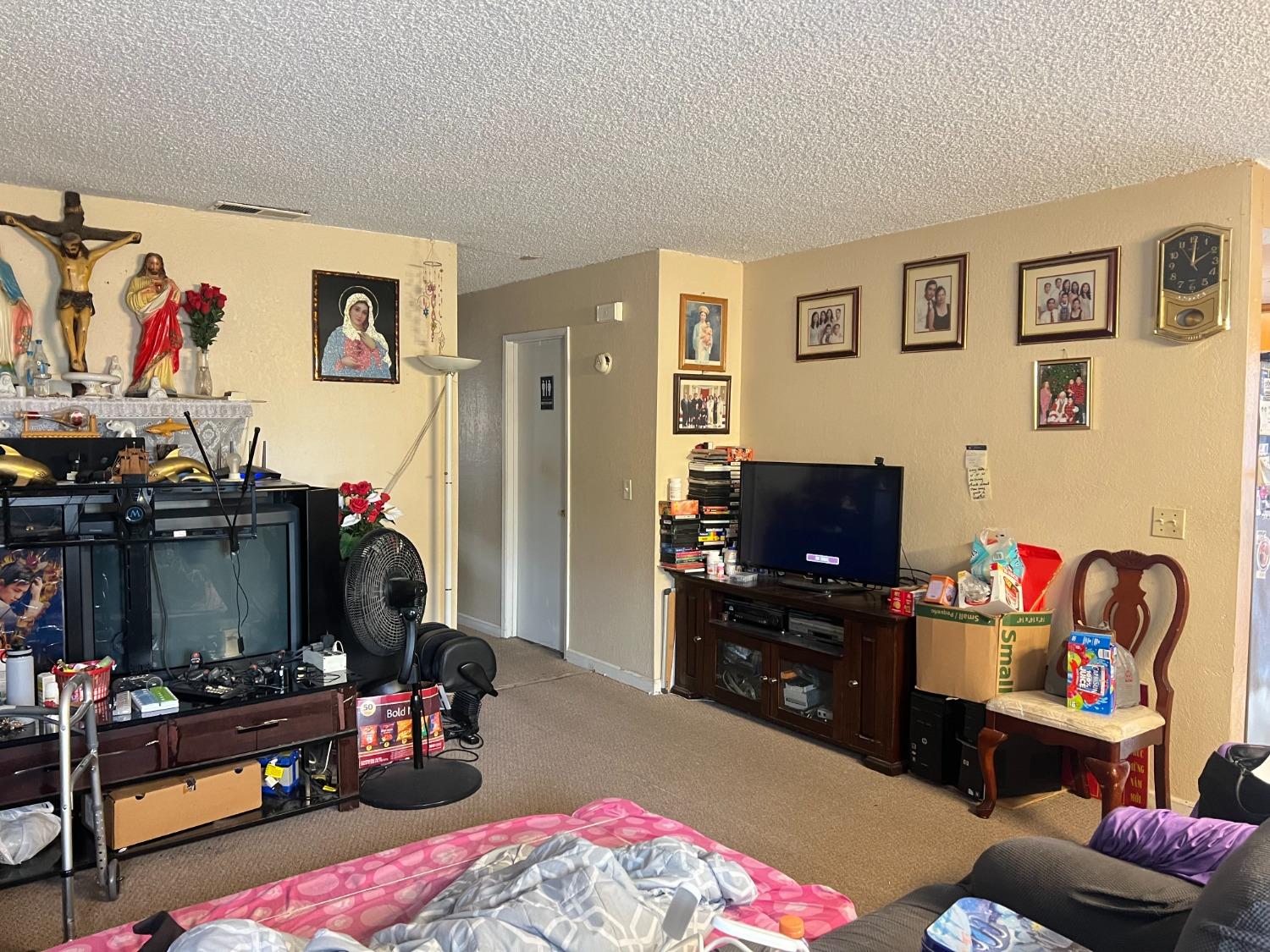 3045 Wentworth Drive, Stockton, California image 22