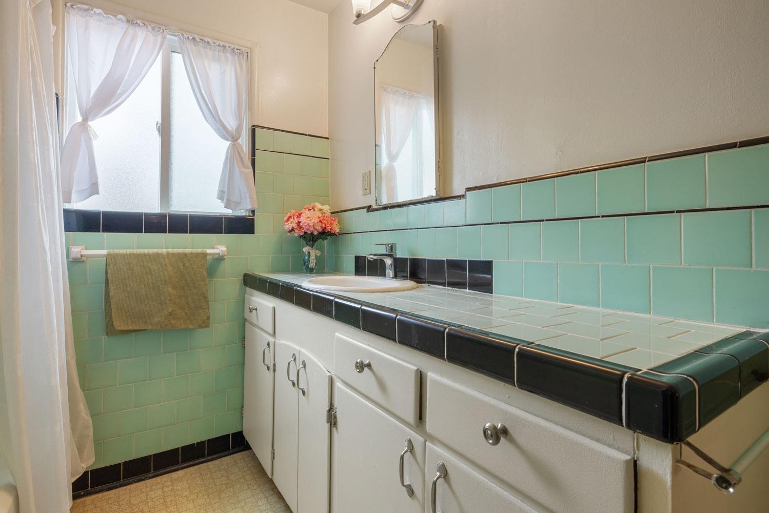Detail Gallery Image 10 of 37 For 535 Lombardo St, Manteca,  CA 95336 - 2 Beds | 1 Baths