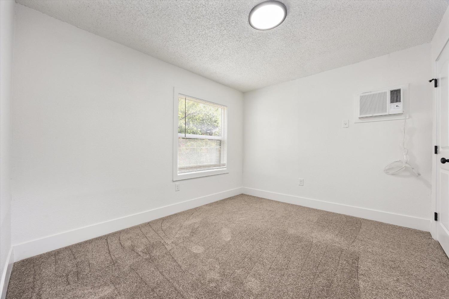 Lisle Street, Bakersfield, California image 17