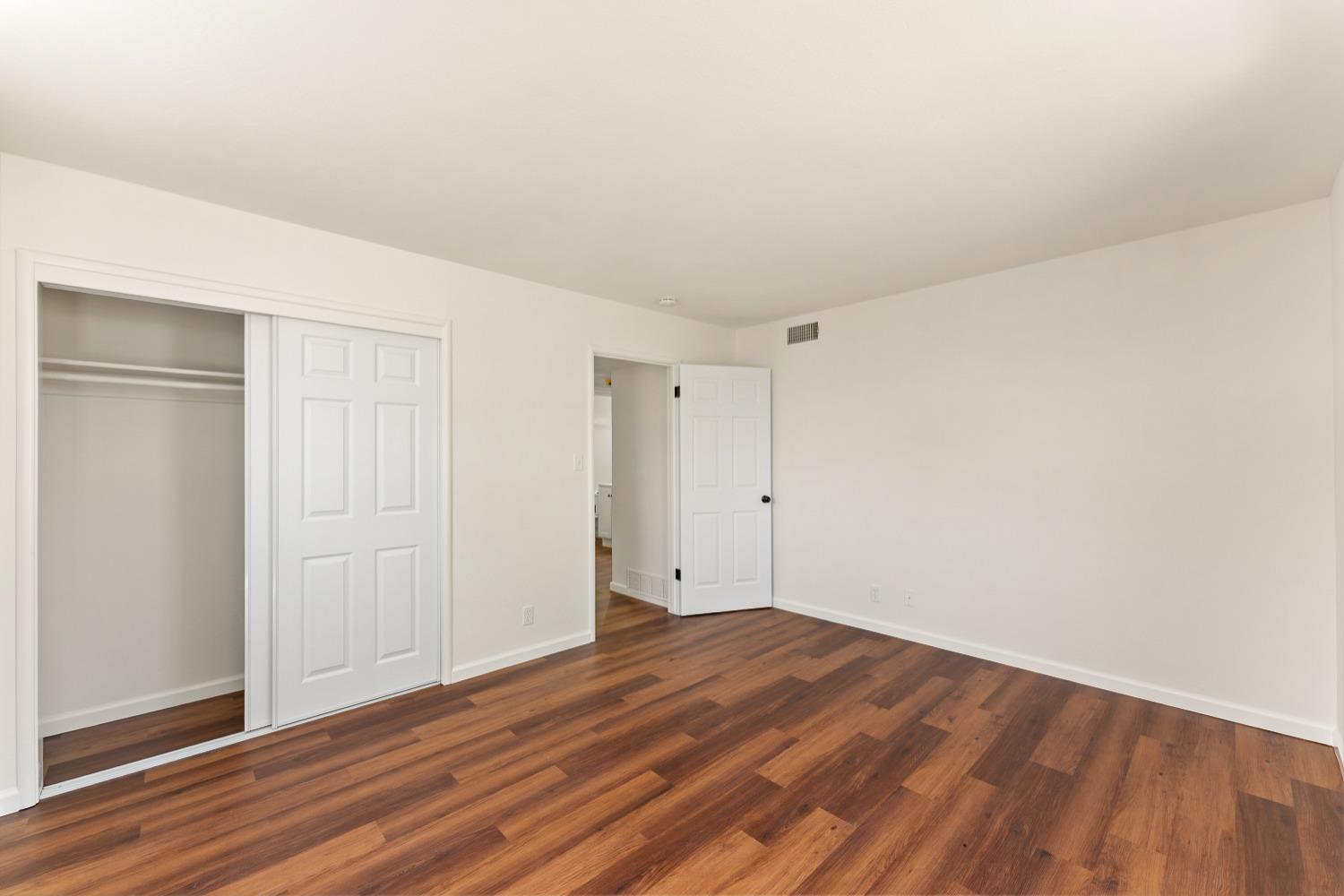 I Parkway, Sacramento, California image 16