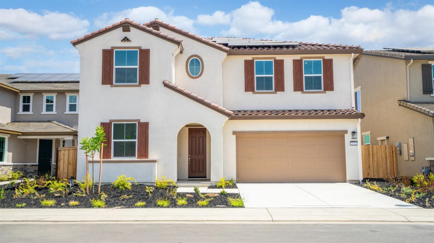 Detail Gallery Image 2 of 40 For 2142 Coral Dr, Lodi,  CA 95242 - 4 Beds | 3 Baths