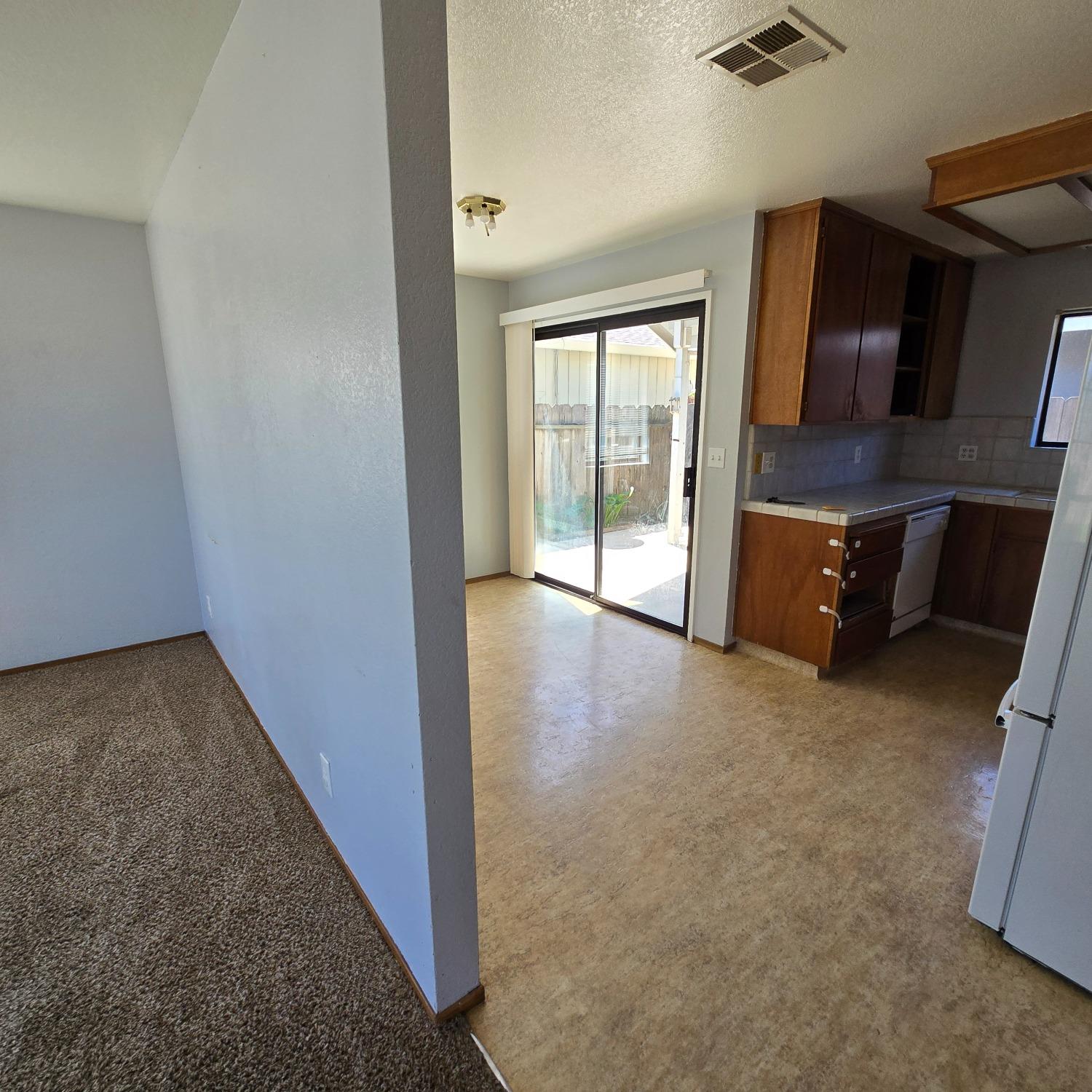Detail Gallery Image 6 of 15 For 144 Stanislaus Ave, Oakdale,  CA 95361 - 2 Beds | 1 Baths