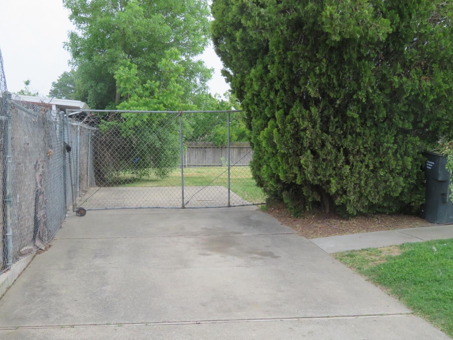 Silica Ave, Sacramento, California image 2
