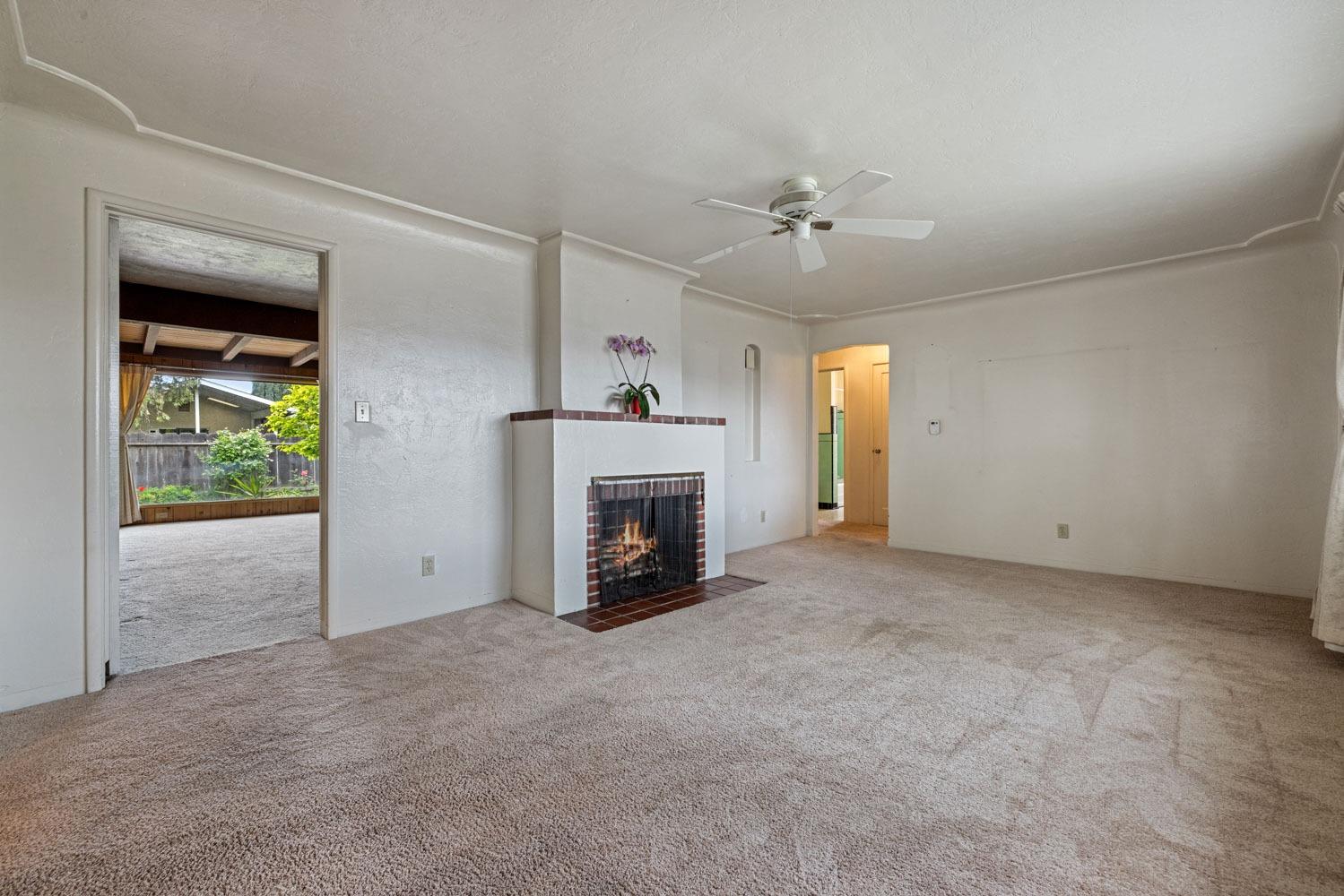 Detail Gallery Image 4 of 37 For 535 Lombardo St, Manteca,  CA 95336 - 2 Beds | 1 Baths