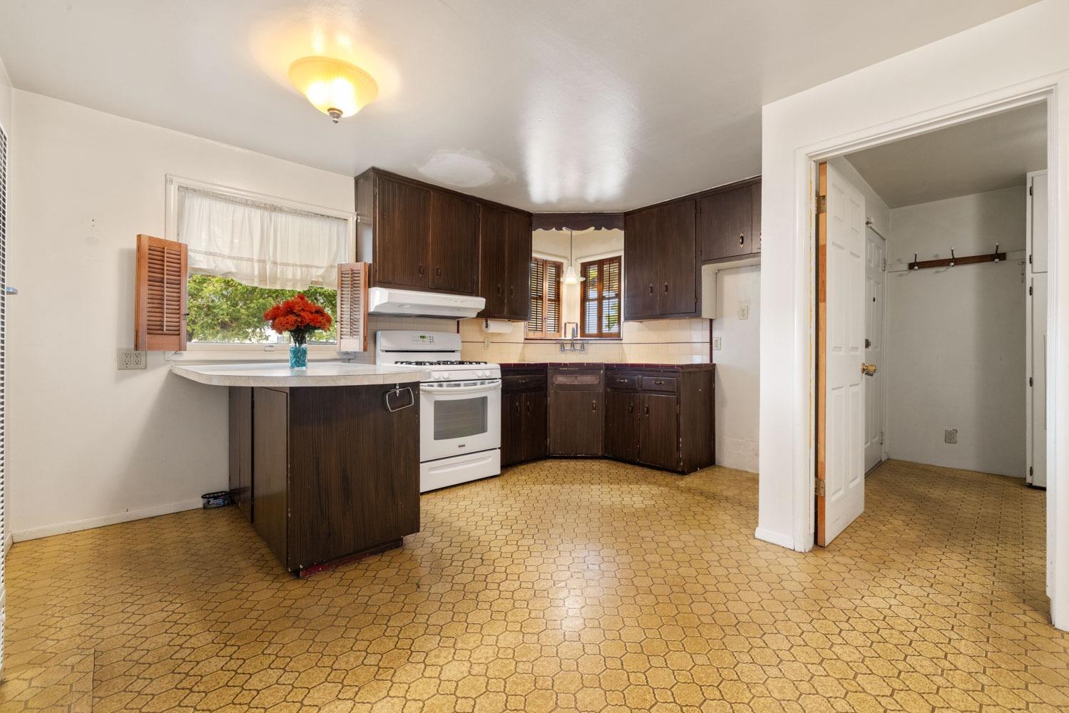 Detail Gallery Image 8 of 37 For 535 Lombardo St, Manteca,  CA 95336 - 2 Beds | 1 Baths