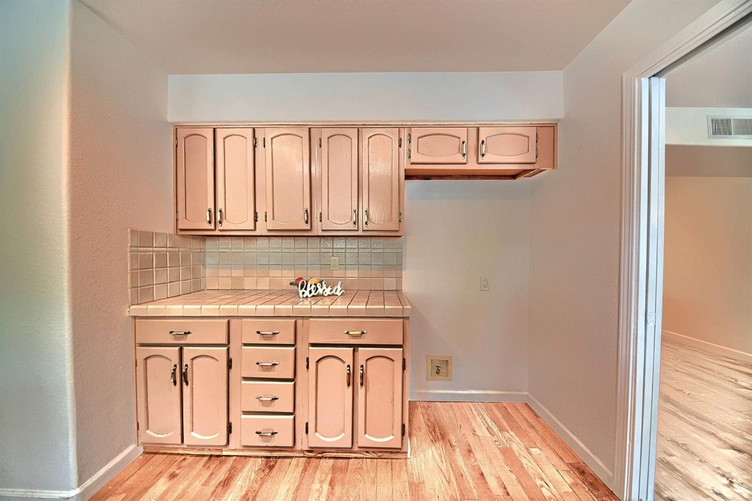 Detail Gallery Image 13 of 99 For 721 Amaretto Dr, Tracy,  CA 95376 - 5 Beds | 2/1 Baths