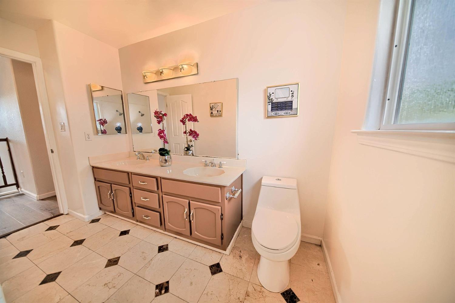 Detail Gallery Image 31 of 99 For 721 Amaretto Dr, Tracy,  CA 95376 - 5 Beds | 2/1 Baths