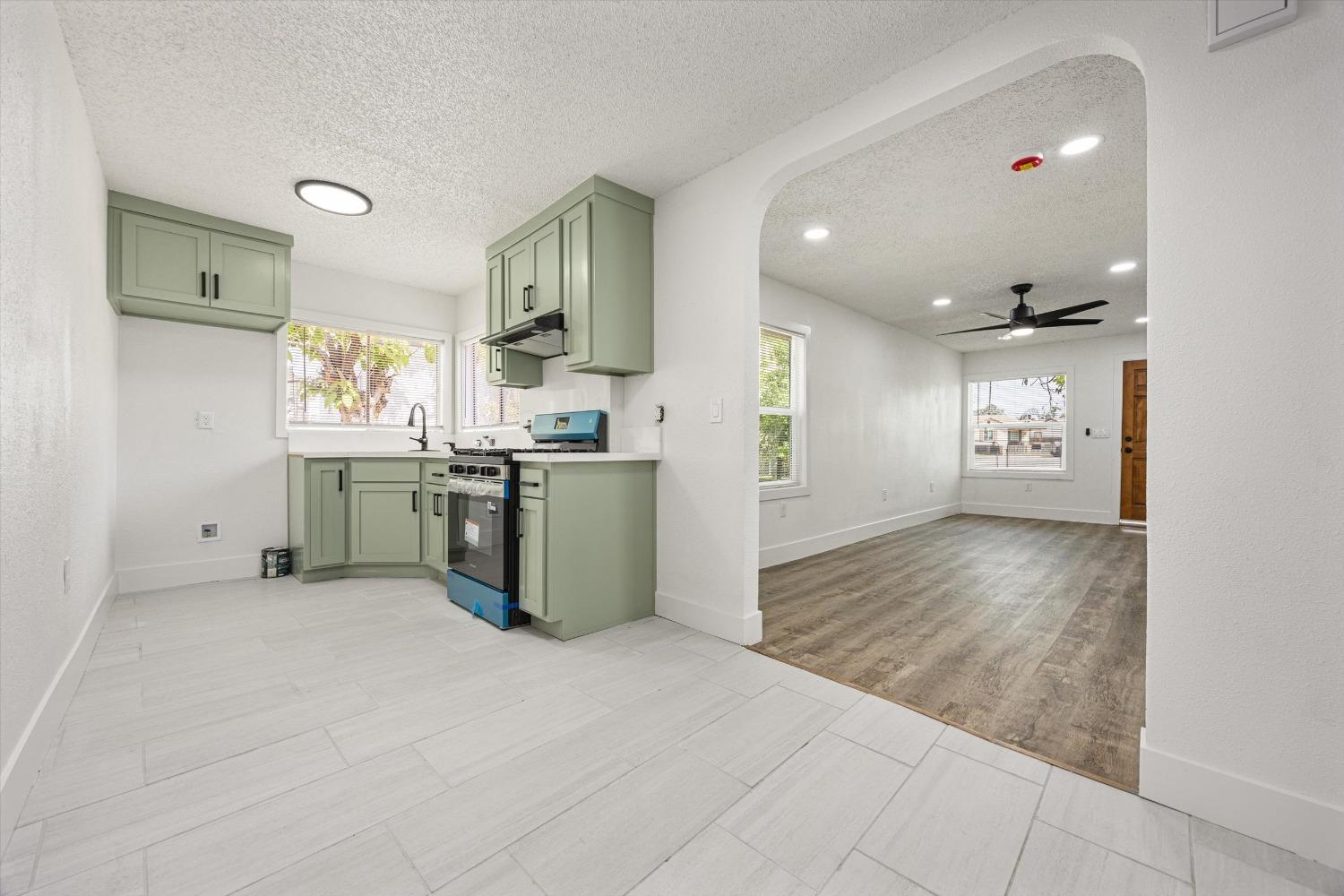 Lisle Street, Bakersfield, California image 10