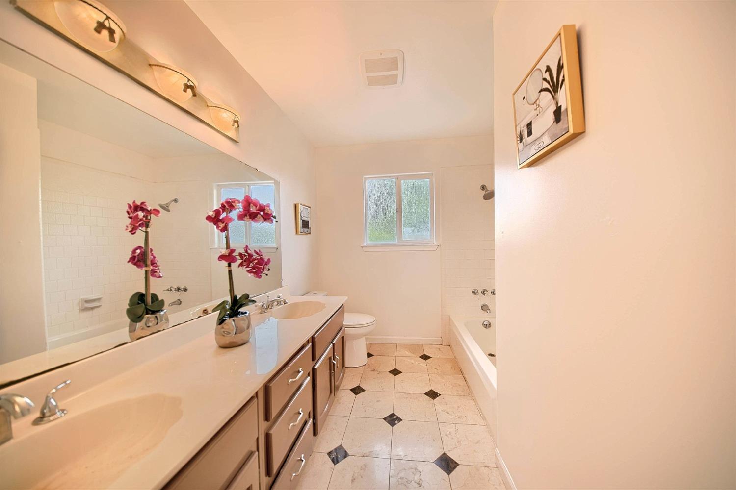 Detail Gallery Image 30 of 99 For 721 Amaretto Dr, Tracy,  CA 95376 - 5 Beds | 2/1 Baths