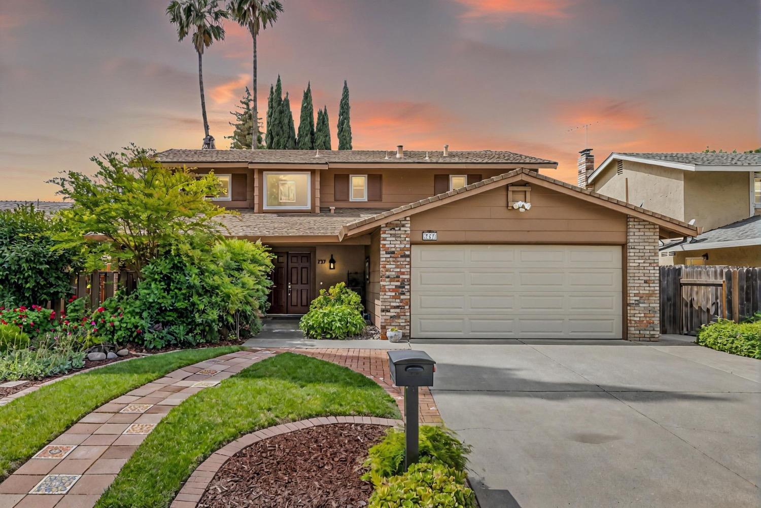 Detail Gallery Image 1 of 40 For 737 Heather Ln, Woodland,  CA 95695 - 4 Beds | 2/1 Baths