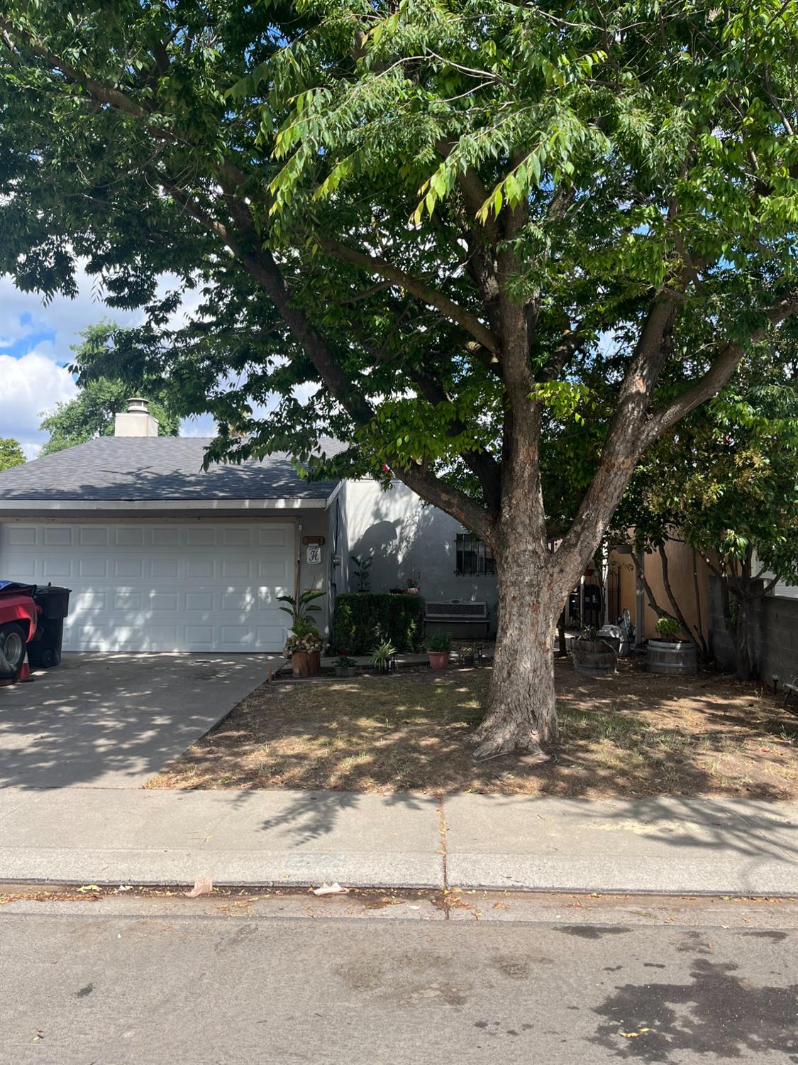 St James Place, Modesto, California image 2