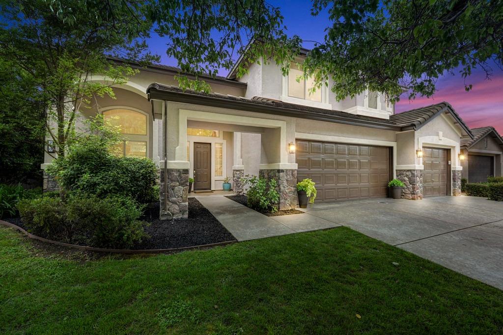 Detail Gallery Image 4 of 84 For 260 Woodhaven Pl, West Sacramento,  CA 95605 - 5 Beds | 3 Baths