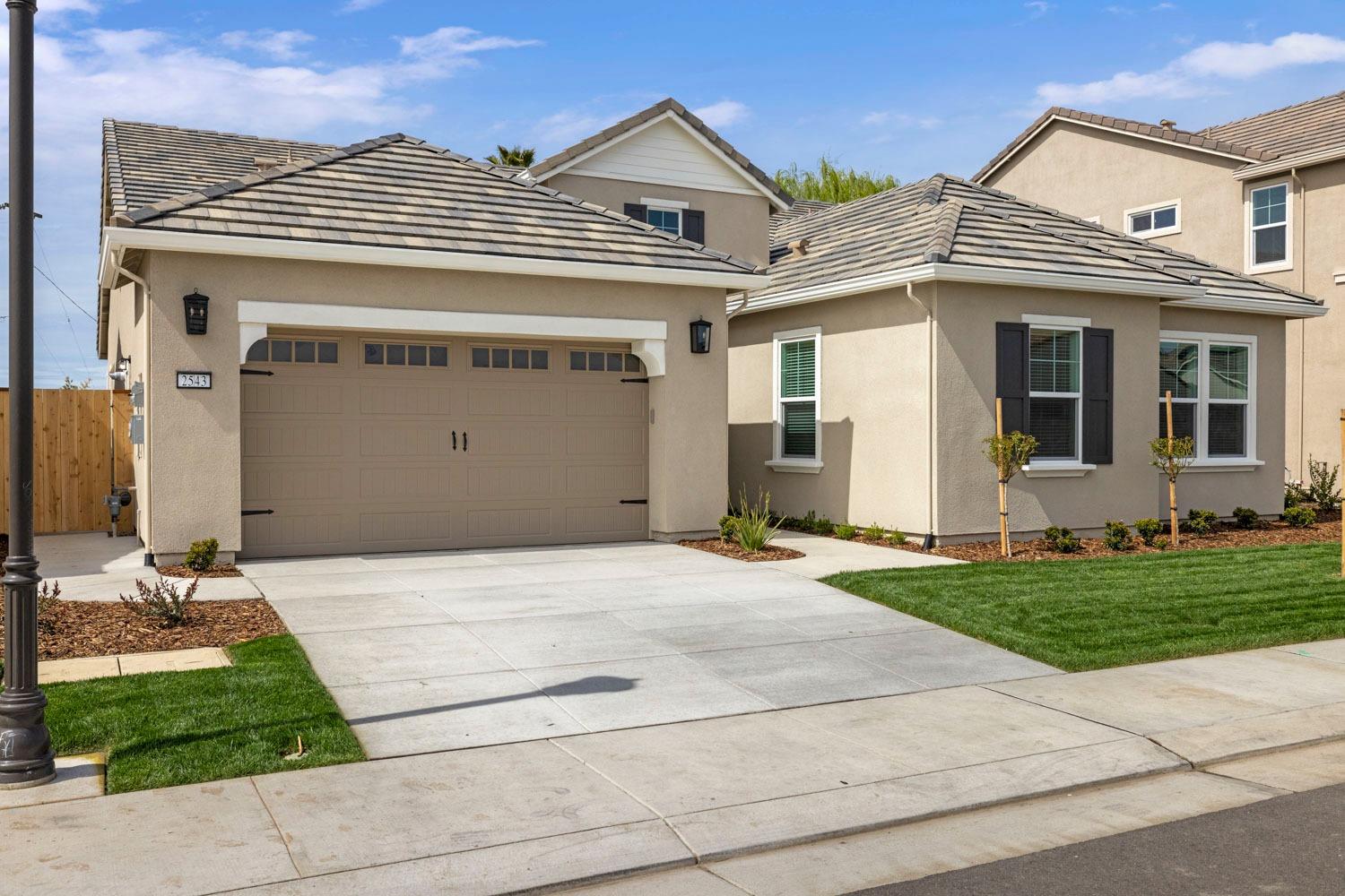 E Elan Street, Lodi, California image 2