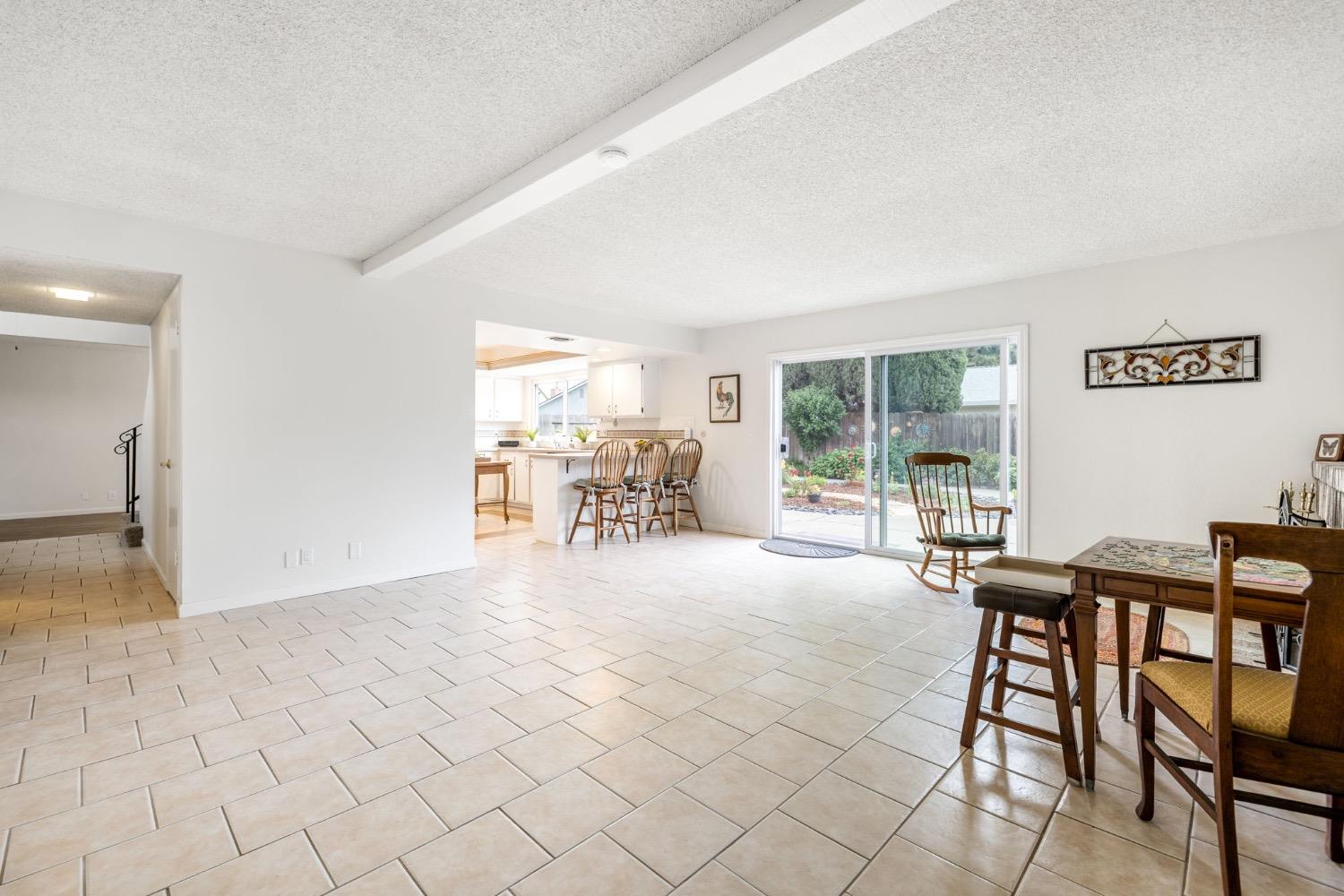 Detail Gallery Image 19 of 40 For 737 Heather Ln, Woodland,  CA 95695 - 4 Beds | 2/1 Baths