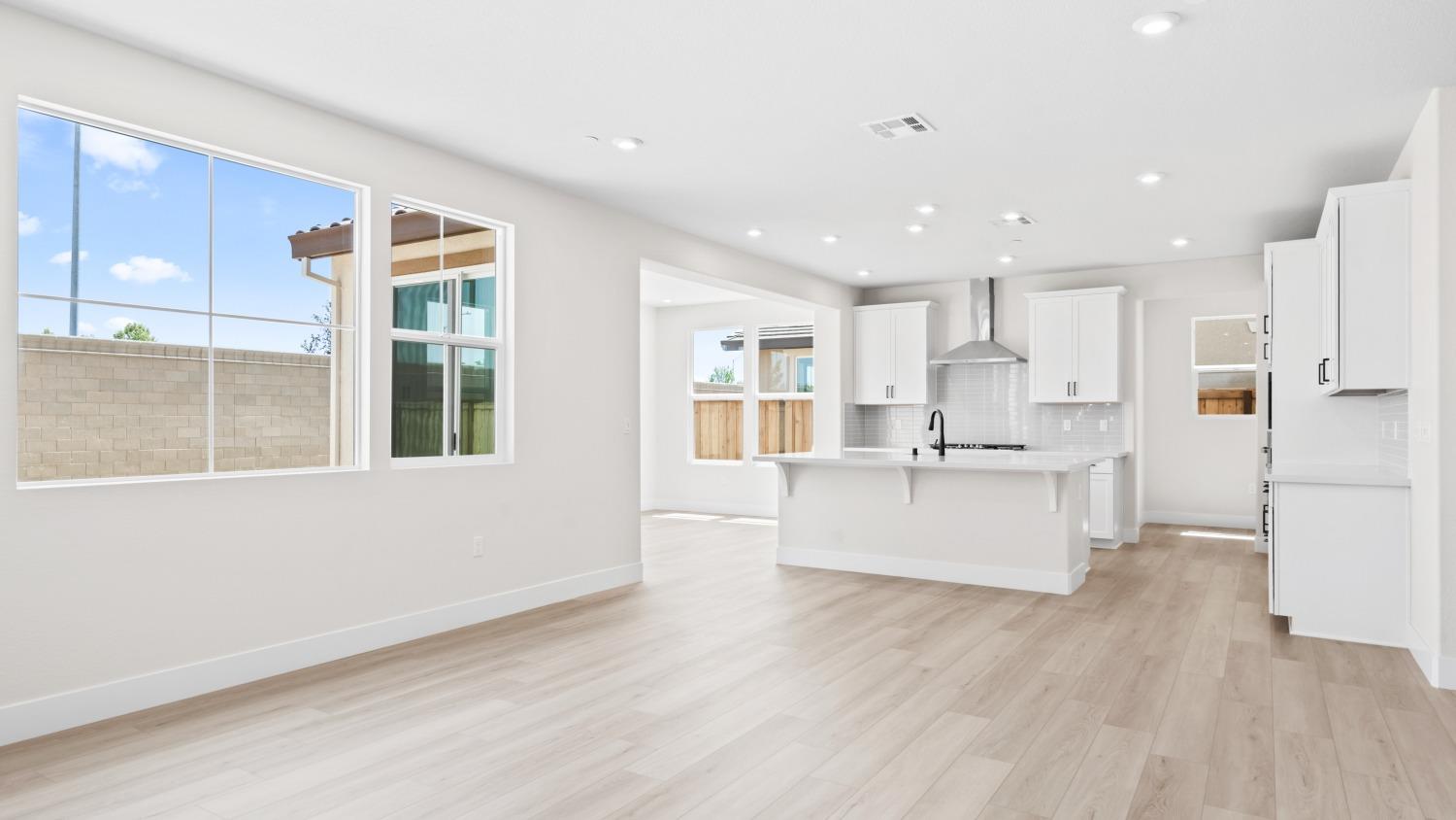 Detail Gallery Image 12 of 40 For 2142 Coral Dr, Lodi,  CA 95242 - 4 Beds | 3 Baths