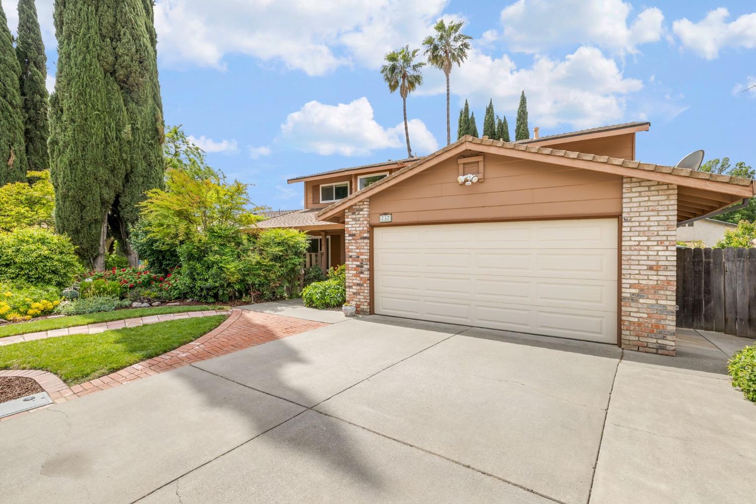 Detail Gallery Image 3 of 40 For 737 Heather Ln, Woodland,  CA 95695 - 4 Beds | 2/1 Baths