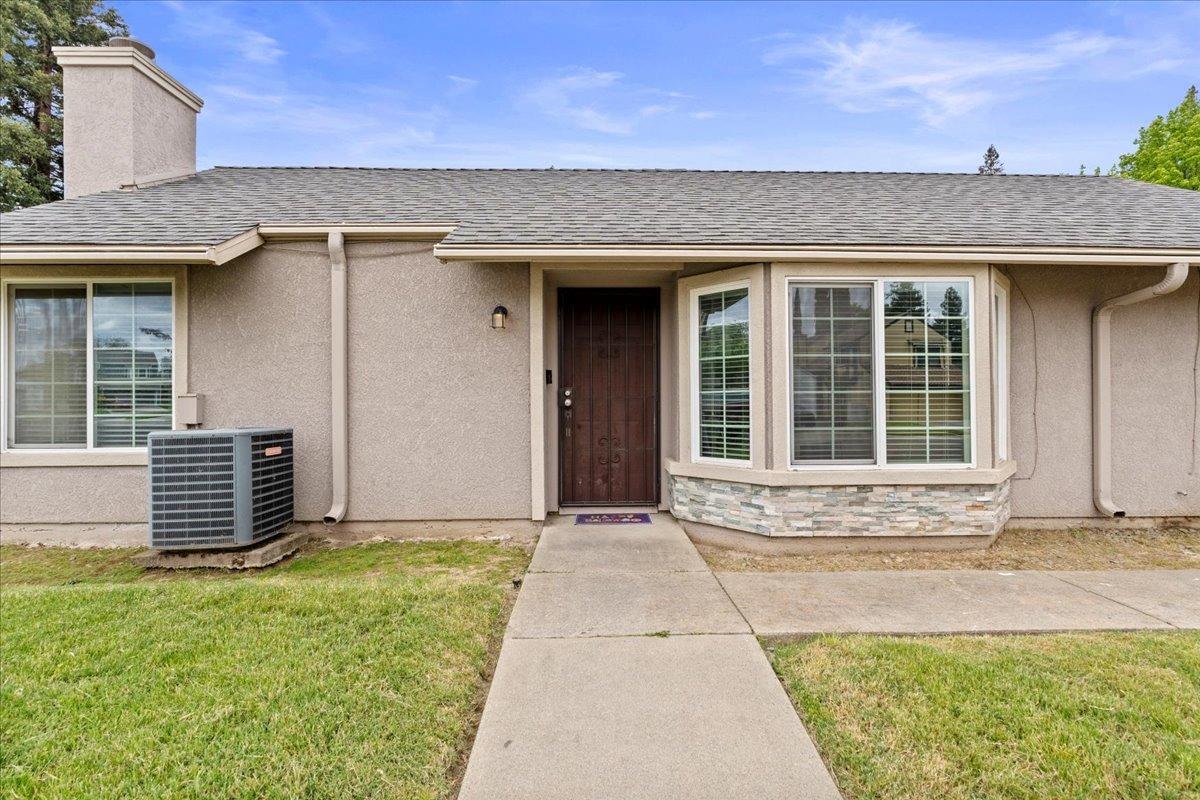 Detail Gallery Image 5 of 27 For 1496 Waterwheel Dr, Sacramento,  CA 95833 - 3 Beds | 2 Baths