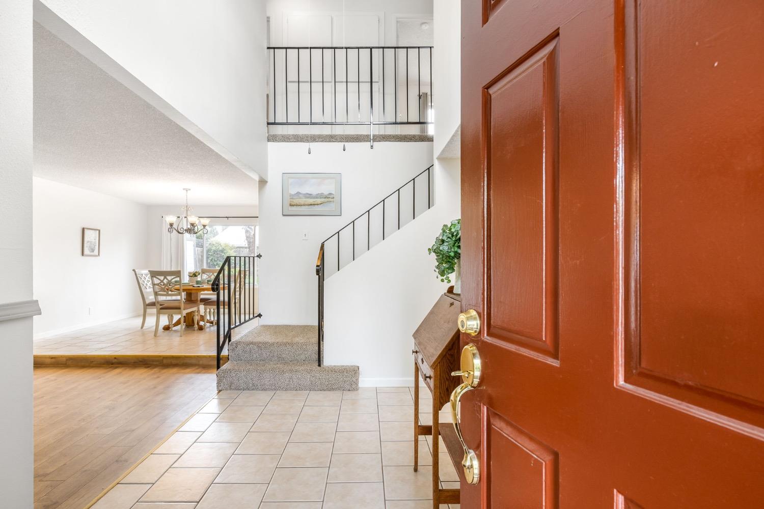 Detail Gallery Image 6 of 40 For 737 Heather Ln, Woodland,  CA 95695 - 4 Beds | 2/1 Baths