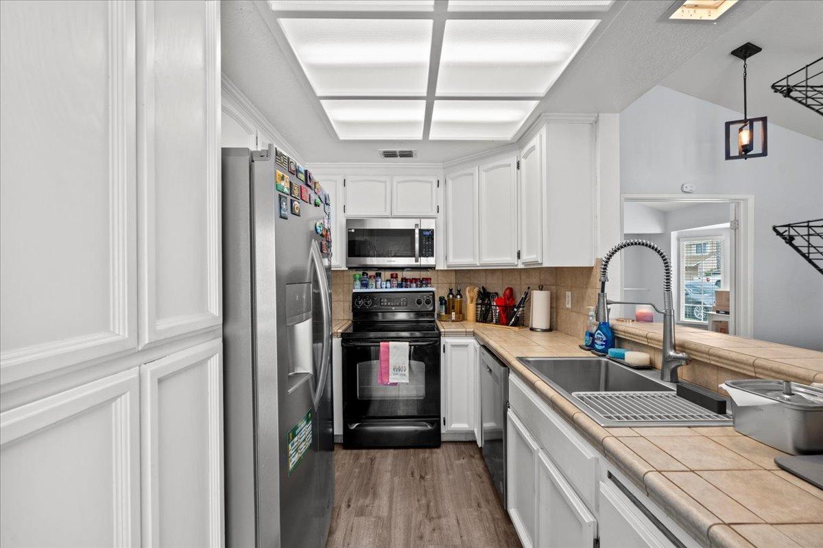 Detail Gallery Image 10 of 27 For 1496 Waterwheel Dr, Sacramento,  CA 95833 - 3 Beds | 2 Baths
