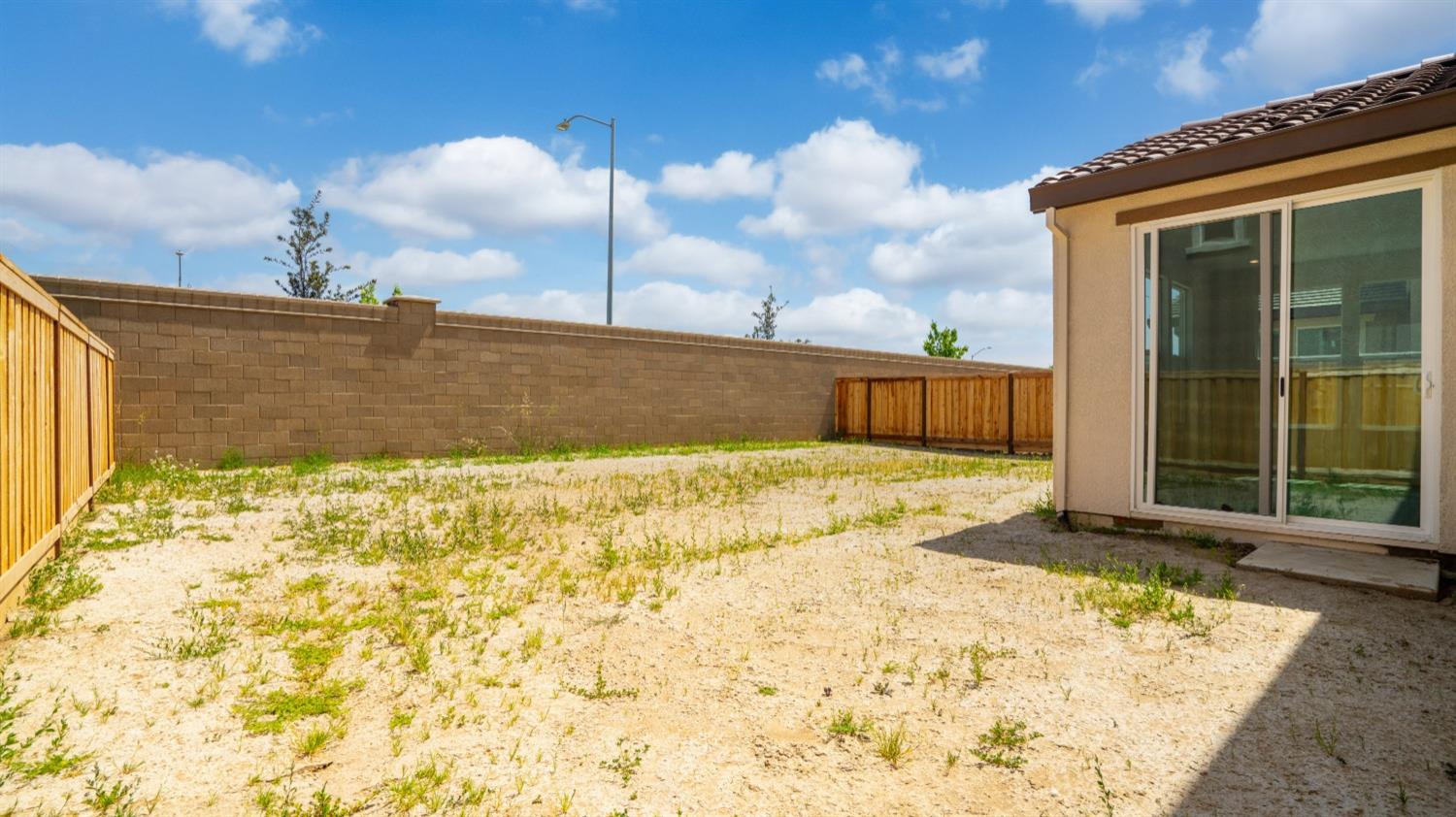 Detail Gallery Image 37 of 40 For 2142 Coral Dr, Lodi,  CA 95242 - 4 Beds | 3 Baths