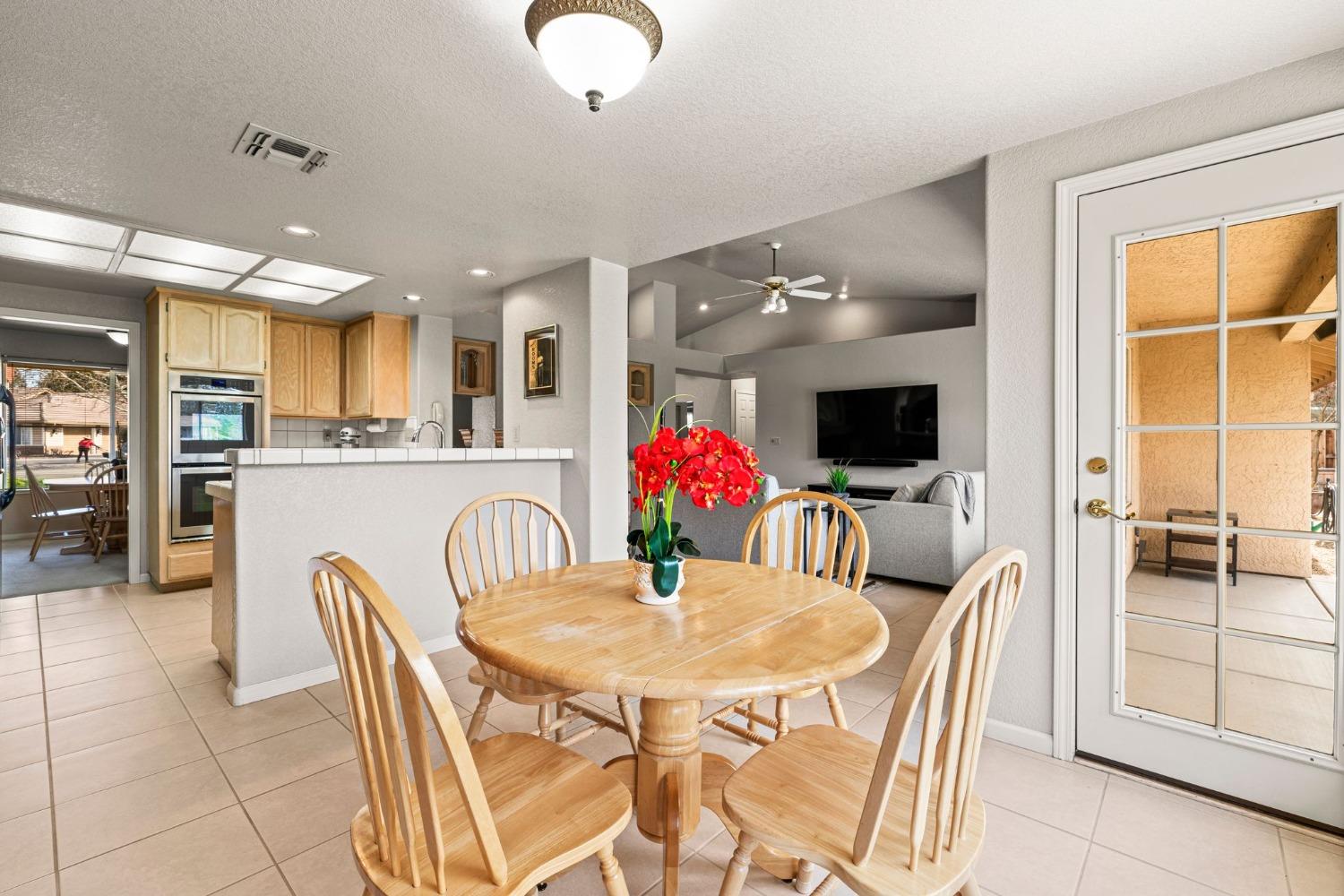 Cavalletti Drive, Sacramento, California image 19