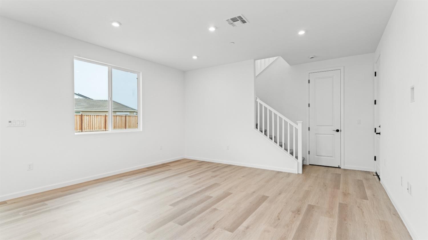 Detail Gallery Image 9 of 37 For 1023 Jarup Dr, Lathrop,  CA 95330 - 4 Beds | 3 Baths