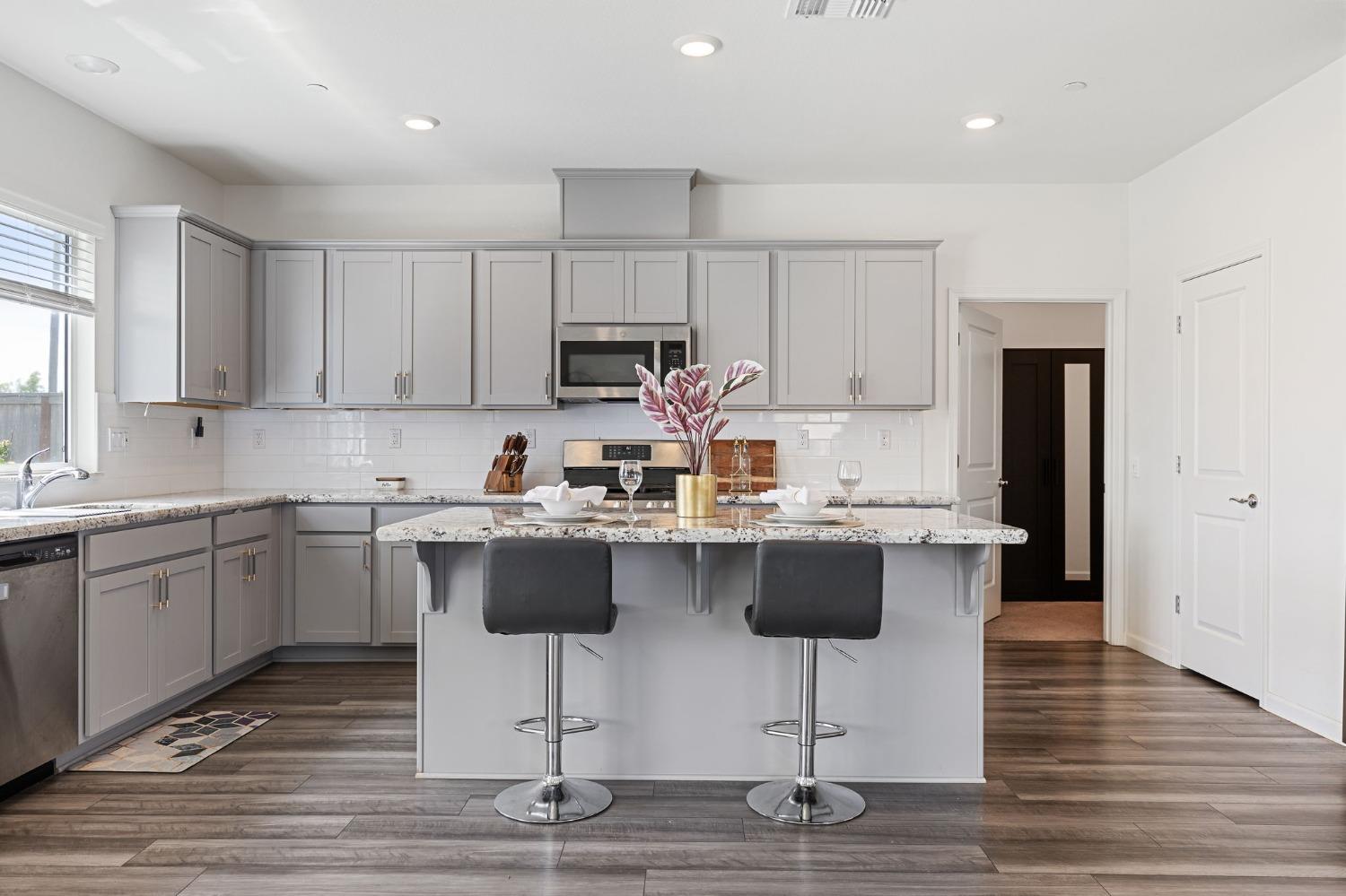 Maggie Court, Plumas Lake, California image 17