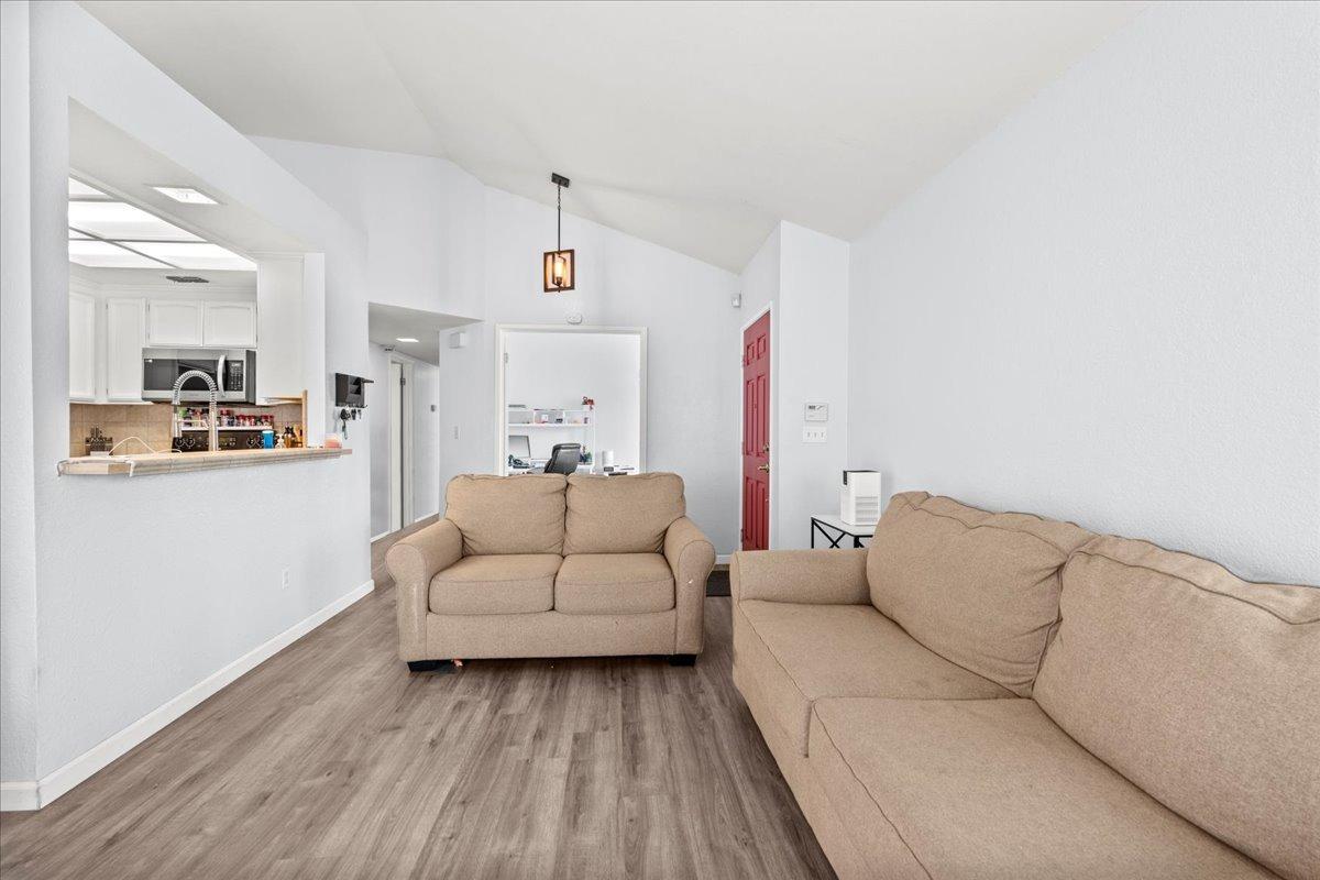 Detail Gallery Image 7 of 27 For 1496 Waterwheel Dr, Sacramento,  CA 95833 - 3 Beds | 2 Baths