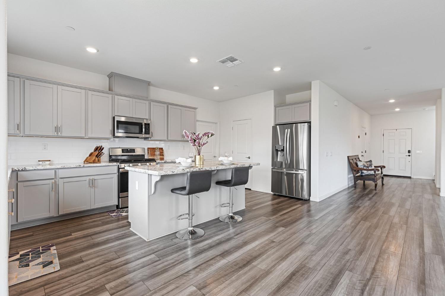Maggie Court, Plumas Lake, California image 13